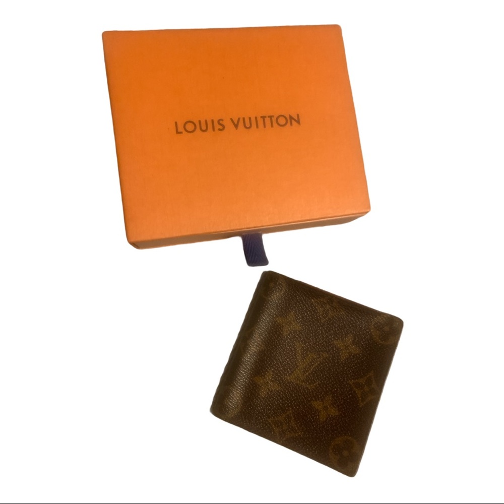 Louis Vuitton Monogram Bifold Wallet 🙌🏻